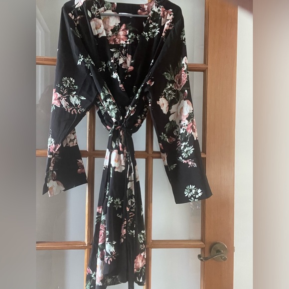 2/30$ all dresses - Picture 4 of 6